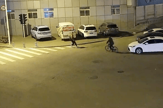 盗窃嫌疑人被甄思维抓获。天津市公安局南开分局供图